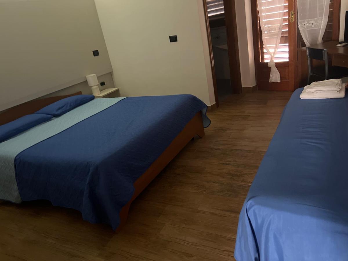 Leone Di Nemea - Νεμέος Λέων Hotell Reggio di Calabria Exteriör bild